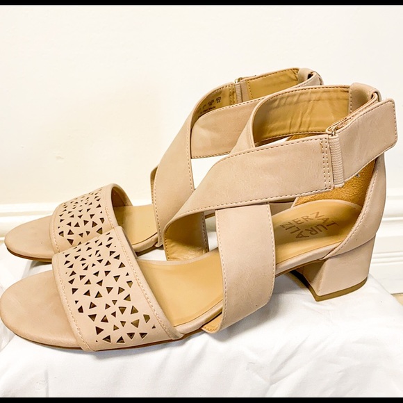 Naturalizer Shoes - Naturalizer leather sandals size 8